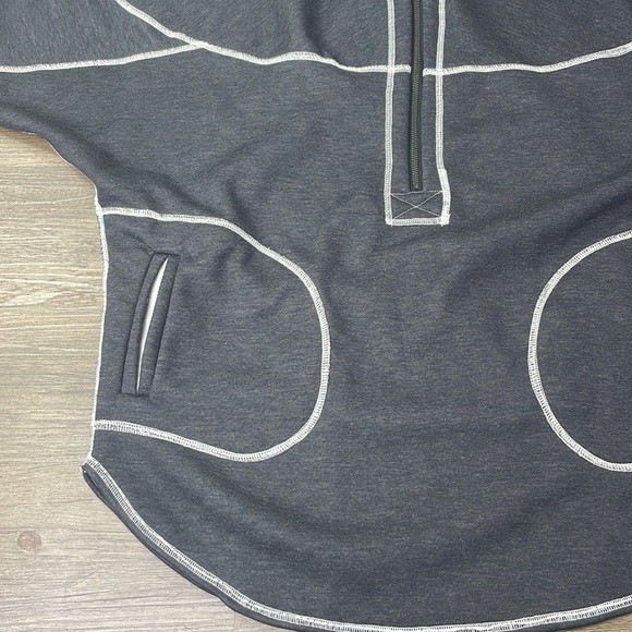 Free People Movement Mountain Dreamin’ Reversible Sweatshirt Grey Ivory M/L - Picture 4 of 15